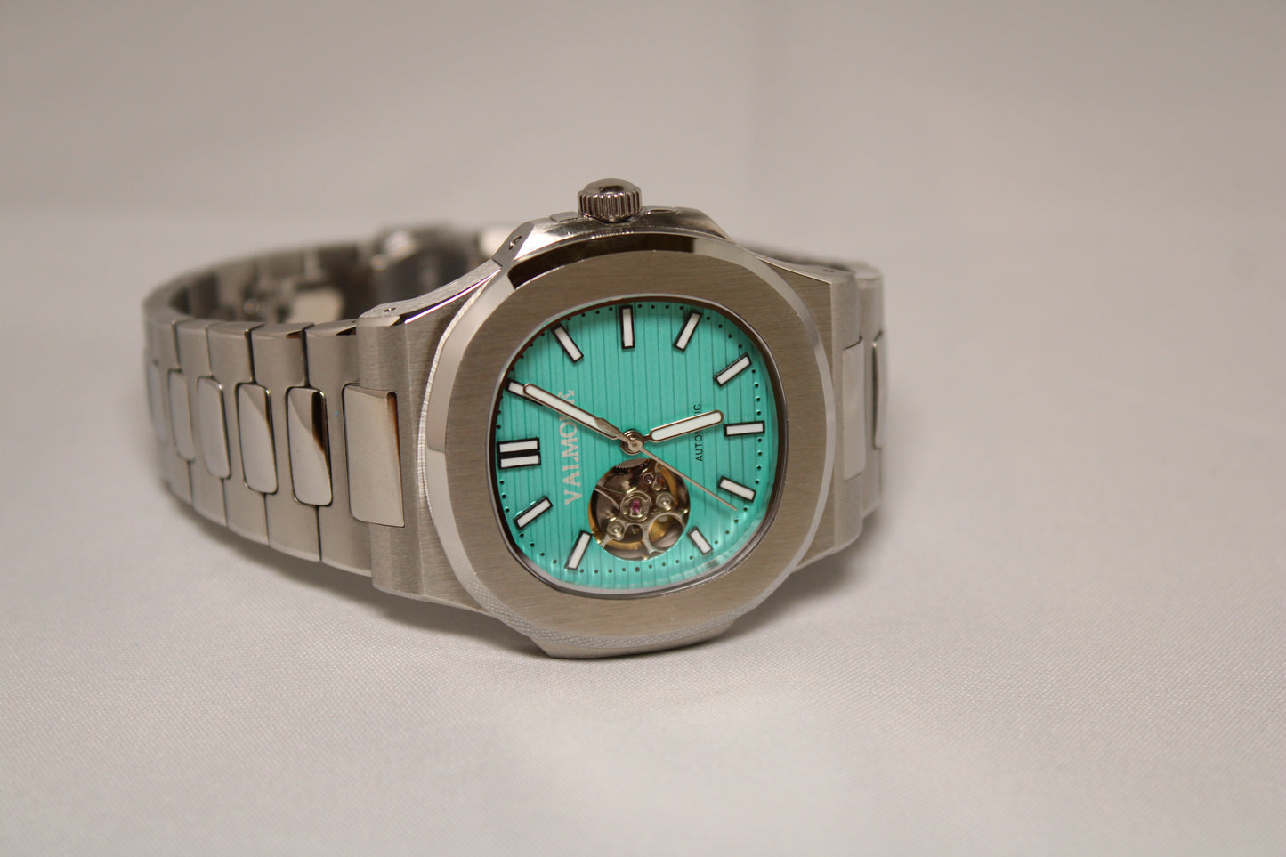 NH38 Tiffany blue Nautilius style