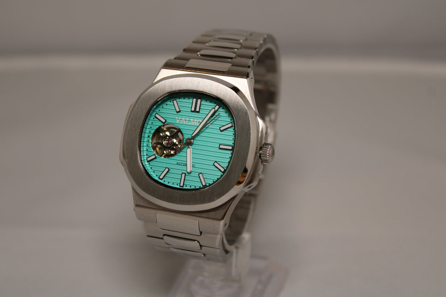 NH38 Tiffany blue Nautilius style