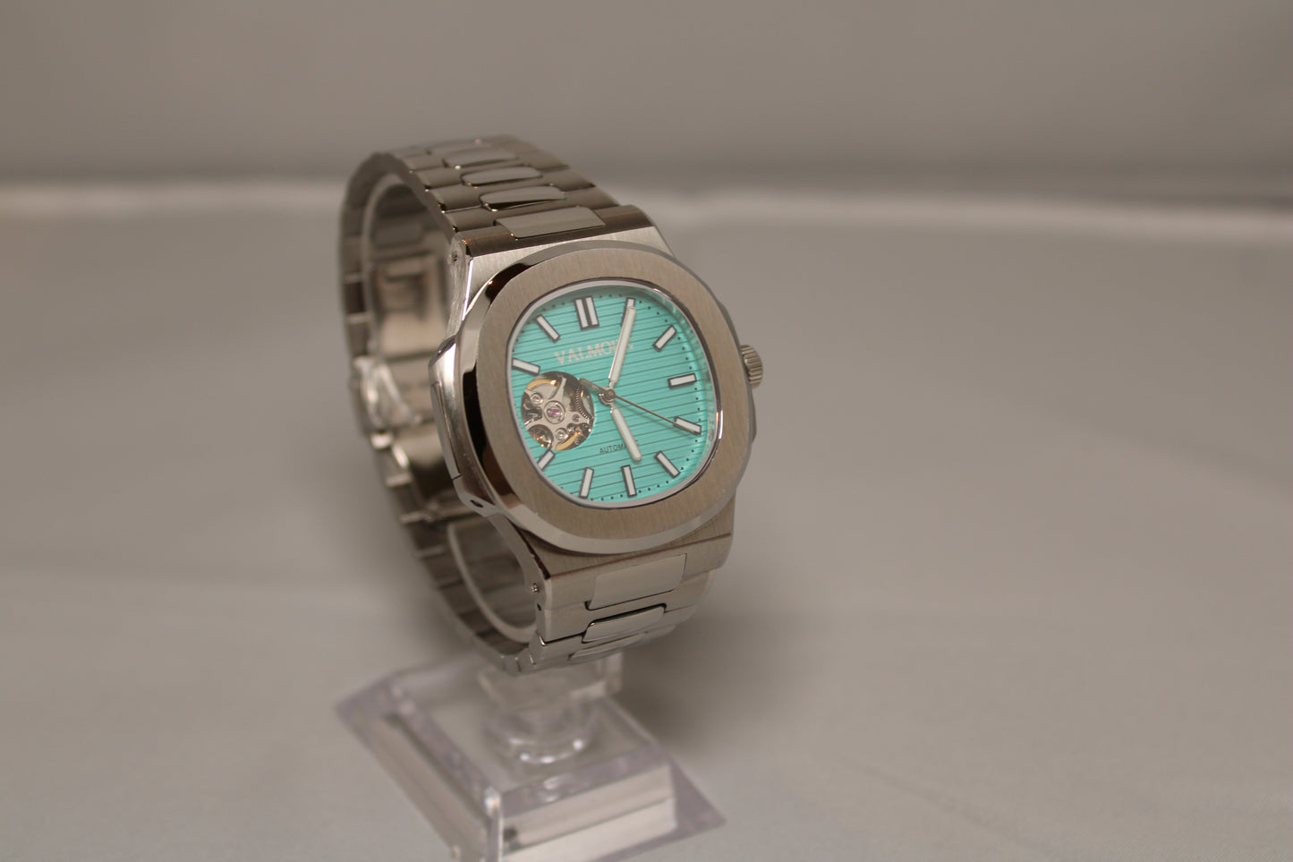 NH38 Tiffany blue Nautilius style